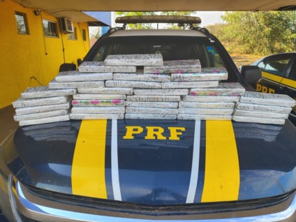 PRF encontra 33 tabletes de maconha dentro da bagagem de passageiro em Água Clara - Reprodução/PRF