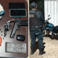 Abordagem começou após roubo de moto; perseguição seguiu até o córrego Arroz Doce, onde houve confronto segundo a PM.