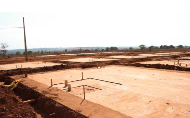 Residencial Costa Leste: obras das bases em andamento; próximo sorteio definirá a casa de cada contemplado.