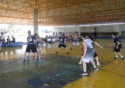 Jogos Escolares e Jogos da Juventude serão disputados nas modalidades de basquete, handebol, vôlei e futsal, nas categorias masculino e feminino. / Foto: Arquivo/Funed