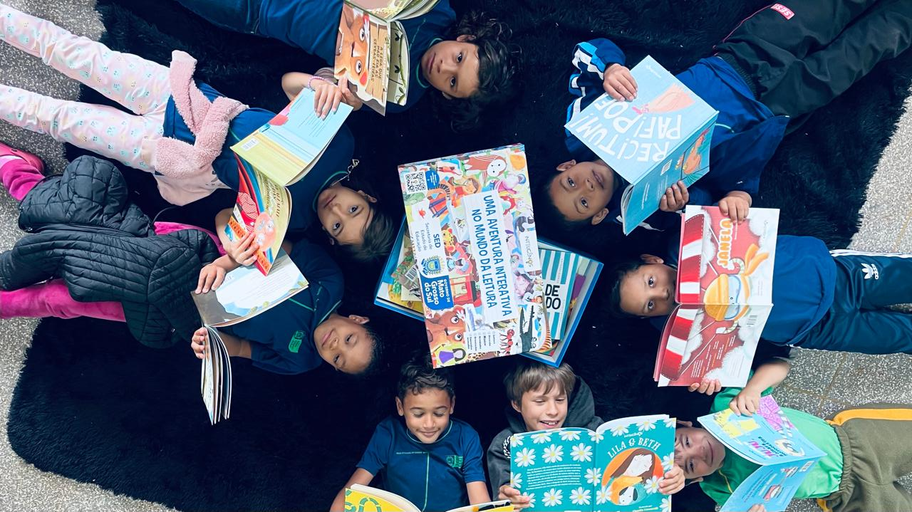 Projeto distribui caixas literárias para alunos dos anos iniciais do ensino fundamental - Foto: Arquivo Ceief