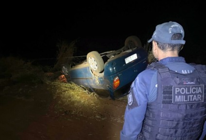 BR-163
Homem capota carro carregado com cigarros contrabandeados após perseguição
15 setembro 2025 - 09h35Por Da redação

Além dos cigarros, a polícia encontrou aproximadamente 18 gramas de maconha no veículo - (Crédito: Divulgação/PM)