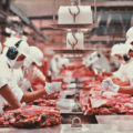 Exportações de carne bovina superam produção e sustentam preços mais altos