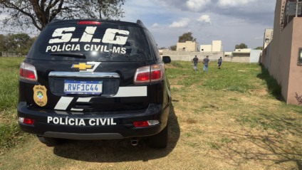  equipe policial recebeu informação de que o corpo de um indivíduo do sexo masculino havia sido localizado em um terreno baldio com sinais de espancamento. (Divulgaçao/PCMS)