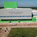 Fachada do Hospital Regional de Dourados às margens da BR-463