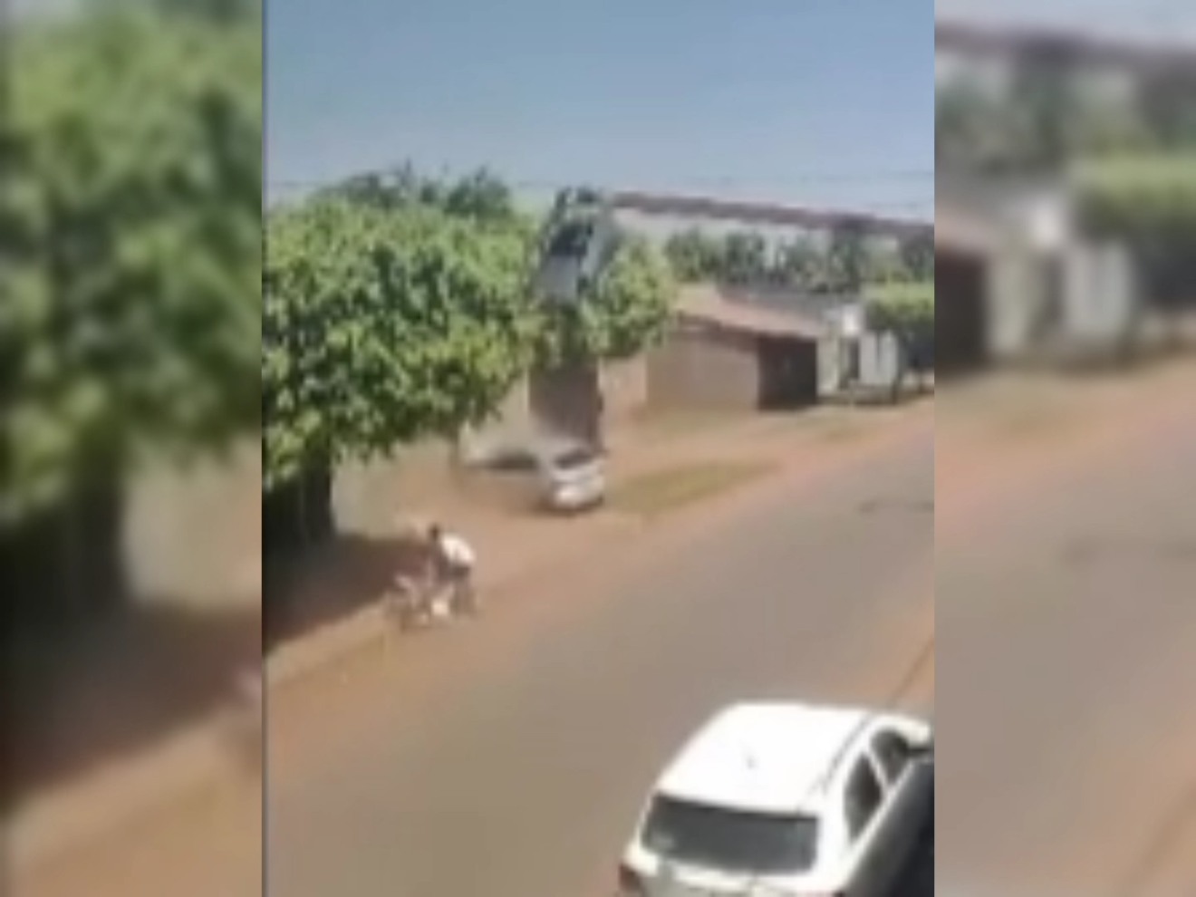 Segundo as informações o motorista teria desviado de um ciclista; quase atropelou duas crianças e bateu no muro deixando o próprio filho ferido: Divulgação 