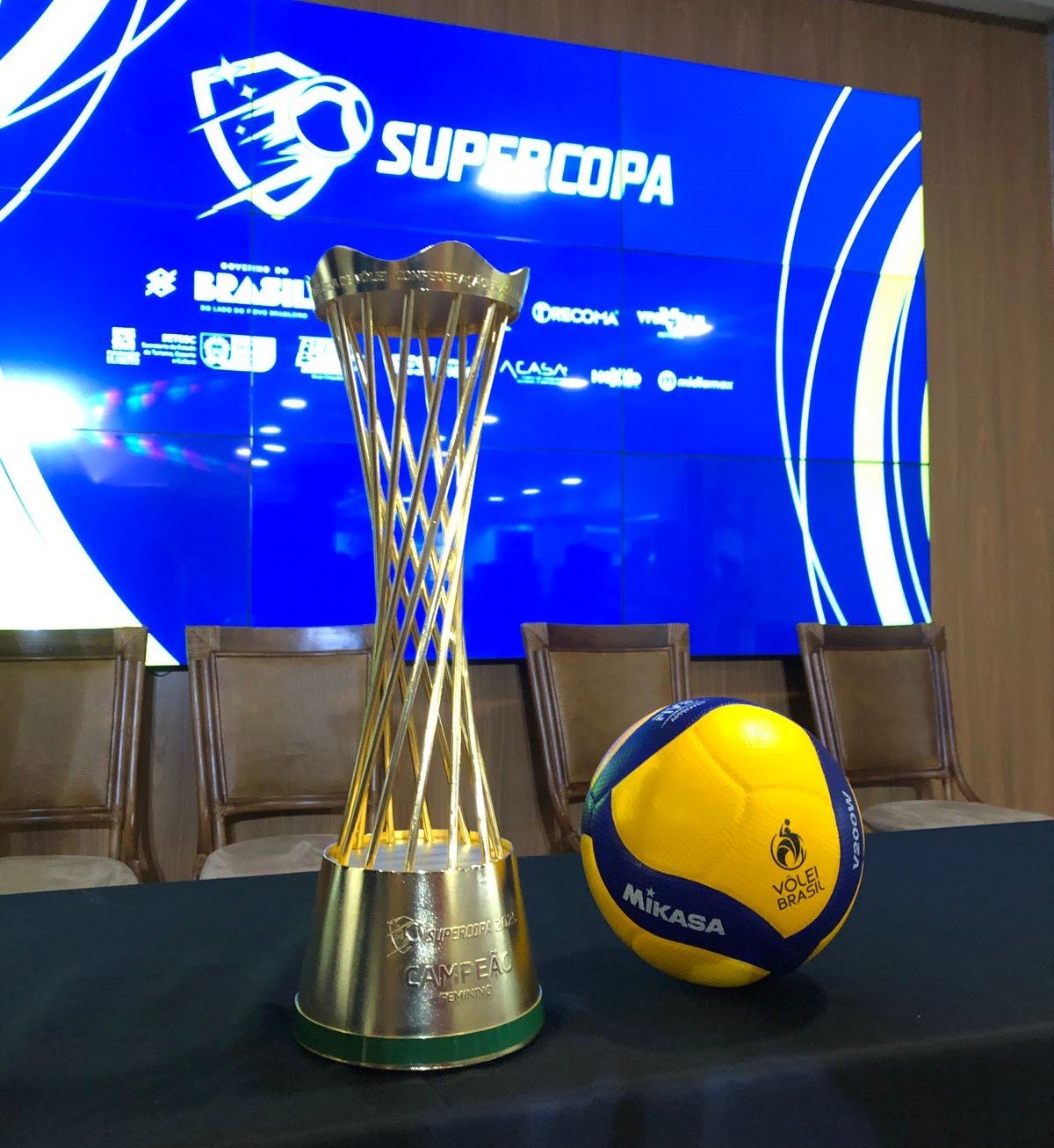 Bauru e Osasco disputam por título da Supercopa neste sábado