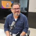 André Ferreira, no estúdio da Rádio Massa (Foto: Karina Anunciato/ Massa CG)  