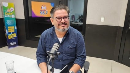 André Ferreira, no estúdio da Rádio Massa (Foto: Karina Anunciato/ Massa CG)  