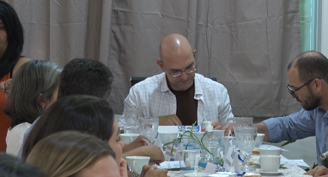 Com a aproximação do período de matrículas para 2026, Hélio Daher adiantou que a ampliação do número de vagas na rede estadual é prioridade. Foto: Reprodução/TVC HD.