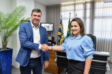 Eduardo Riedel acompanhará a primeira-dama em uma maratona nos EUA, enquanto Adriane Lopes está em evento na Argentina - Foto: Reprodução/Adriane Lopes