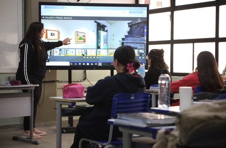 Lousas digitais facilitam a preparação e a execução das aulas - Foto: Bruno Rezende/Secom