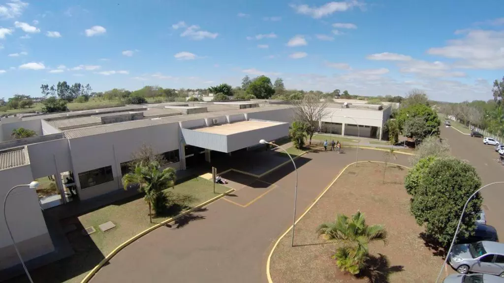 O HU-UFGD, vinculado à Empresa Brasileira de Serviços Hospitalares (Ebserh), realiza a 7ª edição do Congresso de Ensino, Pesquisa, Extensão e Inovação Tecnológica em Saúde (Coenpe). (Divulgação)