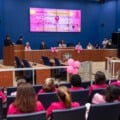 Câmara abre Outubro Rosa com palestra sobre prevenção ao câncer de mama