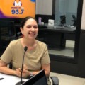 Maria Alice, no estúdio da rádio Massa Campo Grande (Foto: Karina Anunciato/ Massa CG)
