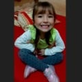 Antonella tentava atravessar a rua quando foi atingida por uma bicicleta elétrica conduzida por uma adolescente de 14 anos - Foto/Arquivo de Família