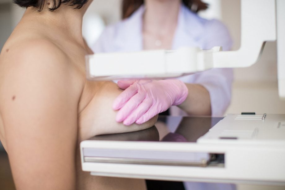 A SMS reforça que o Outubro Rosa não deve se restringir apenas ao diagnóstico precoce do câncer de mama. Foto: Divulgação.