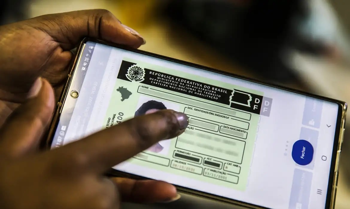 A expectativa do governo é que a flexibilização na formação de novos motoristas reduza o custo da CNH. Foto: Reprodução/Arquivo Agência Brasil.