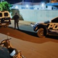 Corpo do homem foi encontrado na calçada do pátio do Detran (Foto: Polícia Militar)