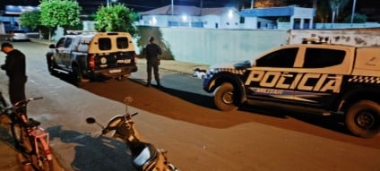 Corpo do homem foi encontrado na calçada do pátio do Detran (Foto: Polícia Militar)