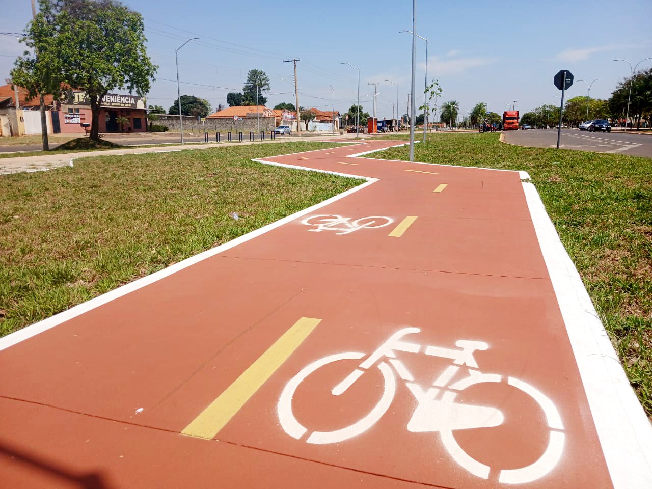 Parque linear foi construído na extensão da avenida Rosário Congro. Foto: Reprodução/RCN 67.