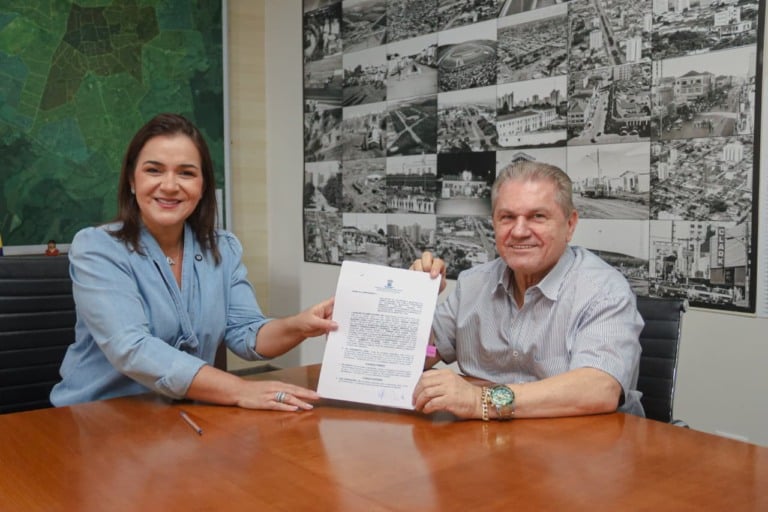Vista aérea do Polo Empresarial Oeste com glebas disponíveis para novas plantas