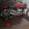 Com o choque contra a caçamba, moto pilotada por Miller ficou destruída (Foto: Divulgação)