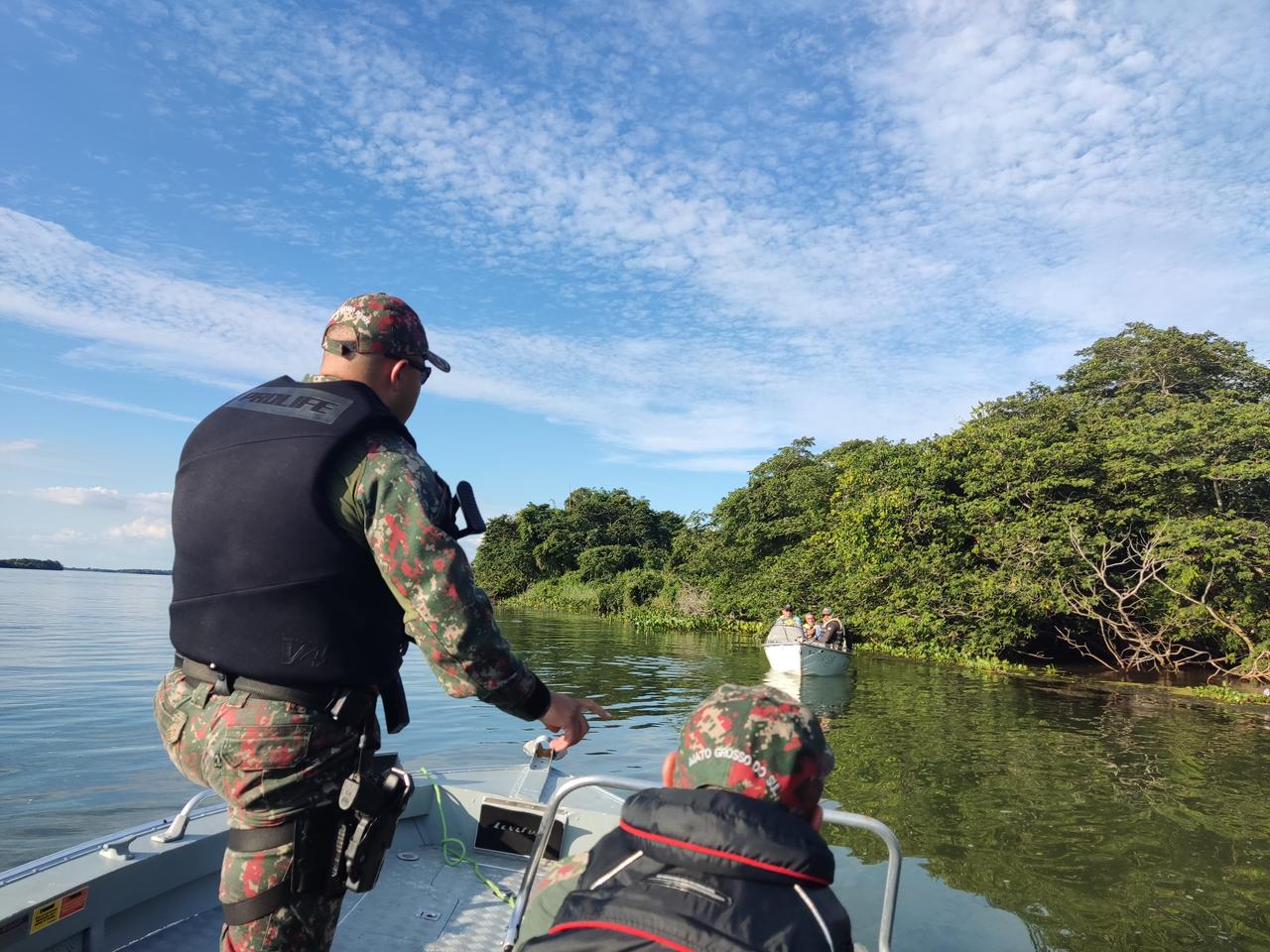 Pescadores profissionais e amadores precisam ficar atentos ao tempo e regras para não responderem criminalmente por pesca ilegal. Foto: Divulgação/PMA.