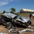 Com o impacto, o passageiro da caminhonete morreu no local. (Foto: Jornal da Nova)
