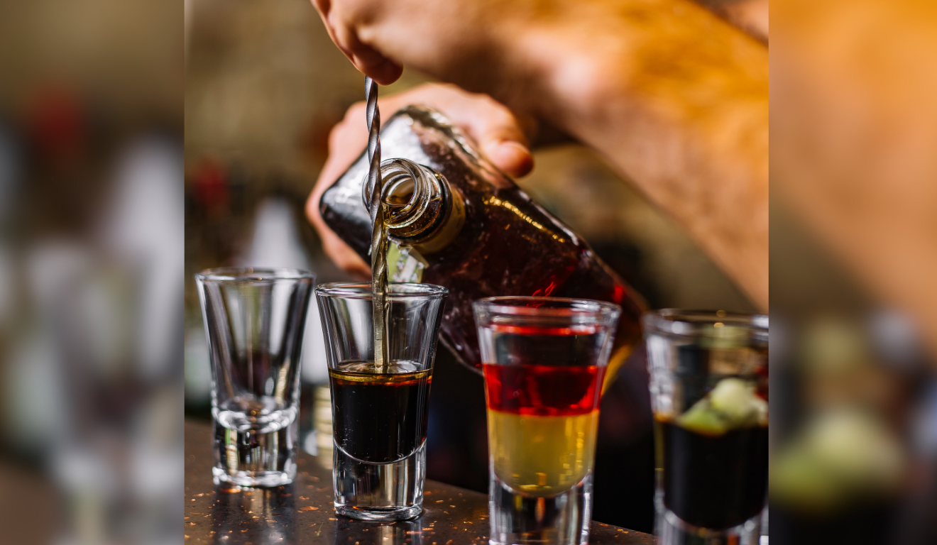 Polícia apura indícios adulteração de bebidas (Foto: Reprodução/ Freepik)