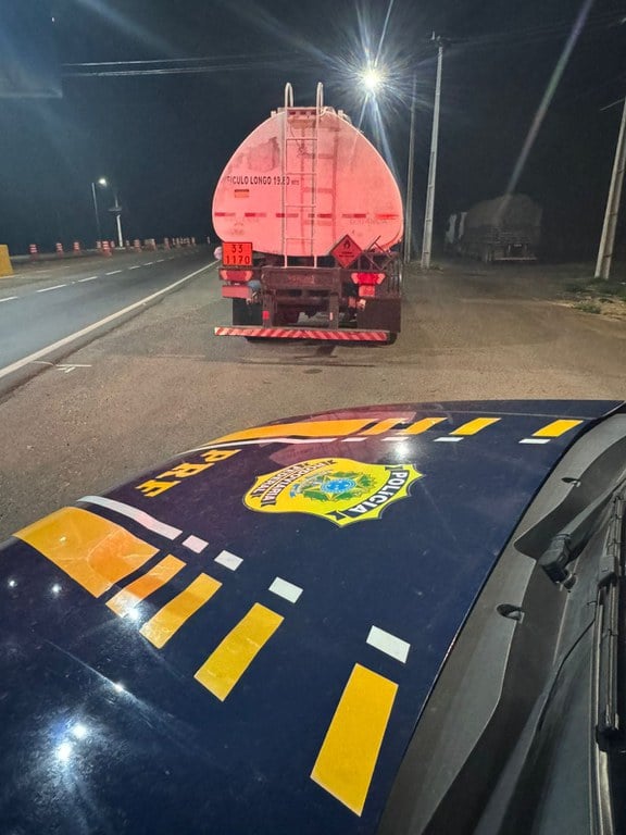 Em Paranaíba, policiais apreenderam 1,5 tonelada de maconha - Foto: Divulgação/PRF