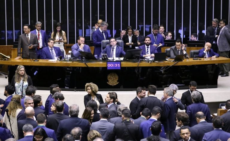 Deputados aprovam o projeto na sessão do dia 1° de outubro (Foto: Reprodução/ Cãmara)