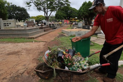 No domingo (2), o Cemitério Santo Antônio de Pádua estará aberto das 6h às 17h. (Foto: A. Frota) No domingo (2), o Cemitério Santo Antônio de Pádua estará aberto das 6h às 17h. (Foto: A. Frota)