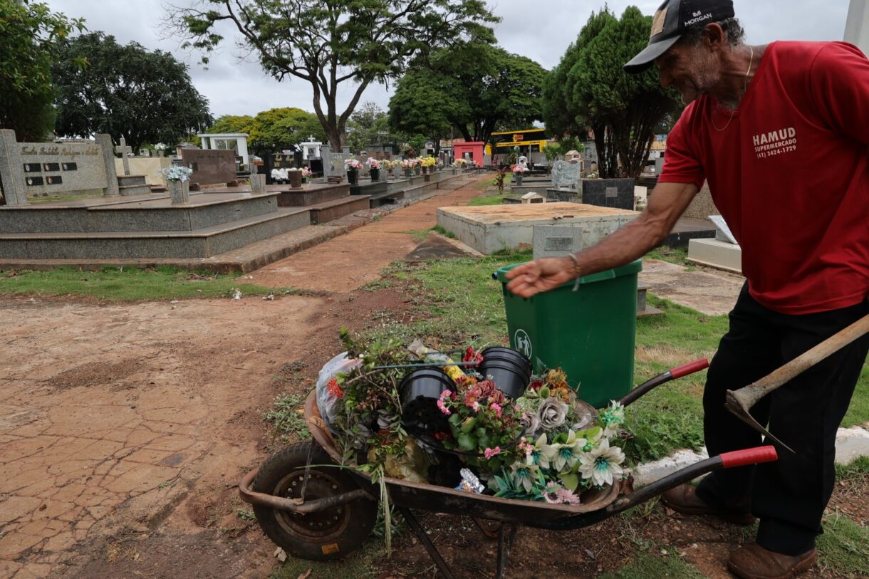 No domingo (2), o Cemitério Santo Antônio de Pádua estará aberto das 6h às 17h. (Foto: A. Frota)