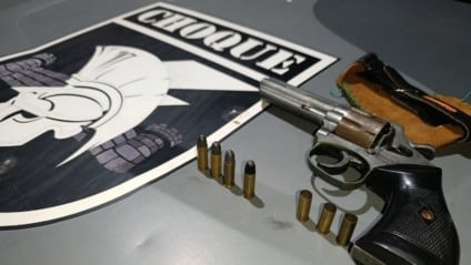 A vitima morreu com ferimentos na cabeça e no tórax (Foto: Reprodução/ Choque)