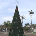 Decoração natalina é iniciada e Lagoa Maior terá árvores flutuantes
