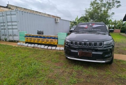 No interior do veículo foram encontrados 453 quilos de maconha, 50 quilos de skunk e 1,1 quilo de haxixe marroquino, mais de meia tonelada de entorpecentes no total. (Divulgação) No interior do veículo foram encontrados 453 quilos de maconha, 50 quilos de skunk e 1,1 quilo de haxixe marroquino, mais de meia tonelada de entorpecentes no total. (Divulgação)