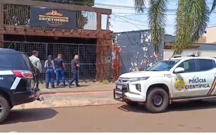 Ele foi encontrado dentro de um estabelecimento comercial desativado, localizado na Rua Monte Castelo. O proprietário do imóvel foi quem acionou a polícia, após perceber um forte odor ao chegar ao local. (Reprodução RIT Dourados)
