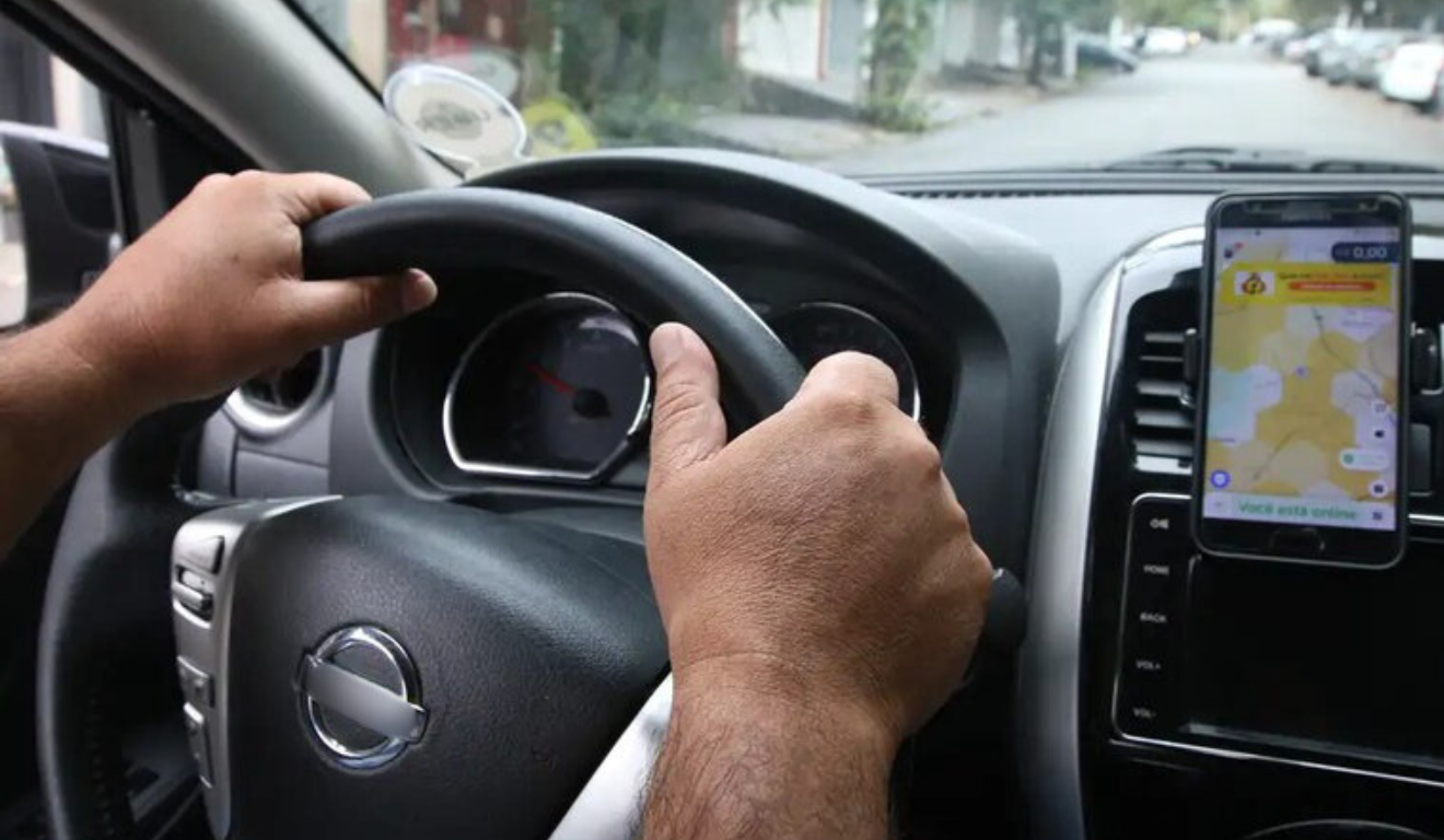 Grupo embarcou no bairro Caiobá com destino ao Tiradentes (Foto: Reprodução/ Agência Brasil)