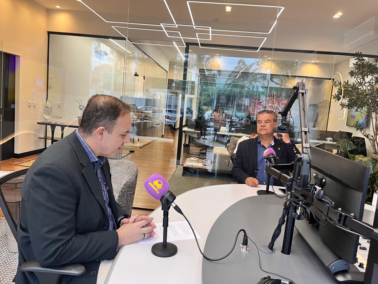 Nelsinho detém o mandato de Senador e afirmou durante a entrevista, que vai buscar a renovação do mandato, ressaltando que ainda existem muitas conjunturas políticas. (Foto: Kátia Kuratone)