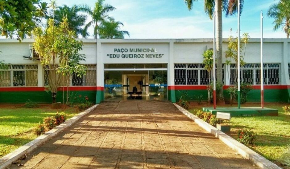 Sede da Prefeitura de Paranaíba, onde contribuintes poderão aderir ao REFIS 2025