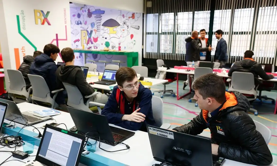 A proposta apoia o empreendimentos jovem com infraestrutura e tecnologias  - Reprodução/Agência Brasil