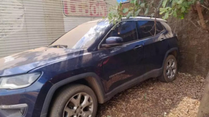 Jeep Compass e BMW em pátio de leilão do TJMS em Mato Grosso do Sul