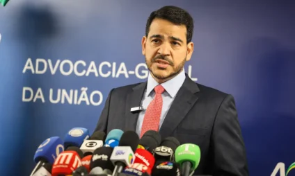 Jorge Messias, atual advogado-geral da União, foi indicado pelo presidente Lula para assumir cadeira no STF - Foto: Reprodução/Agência Brasil