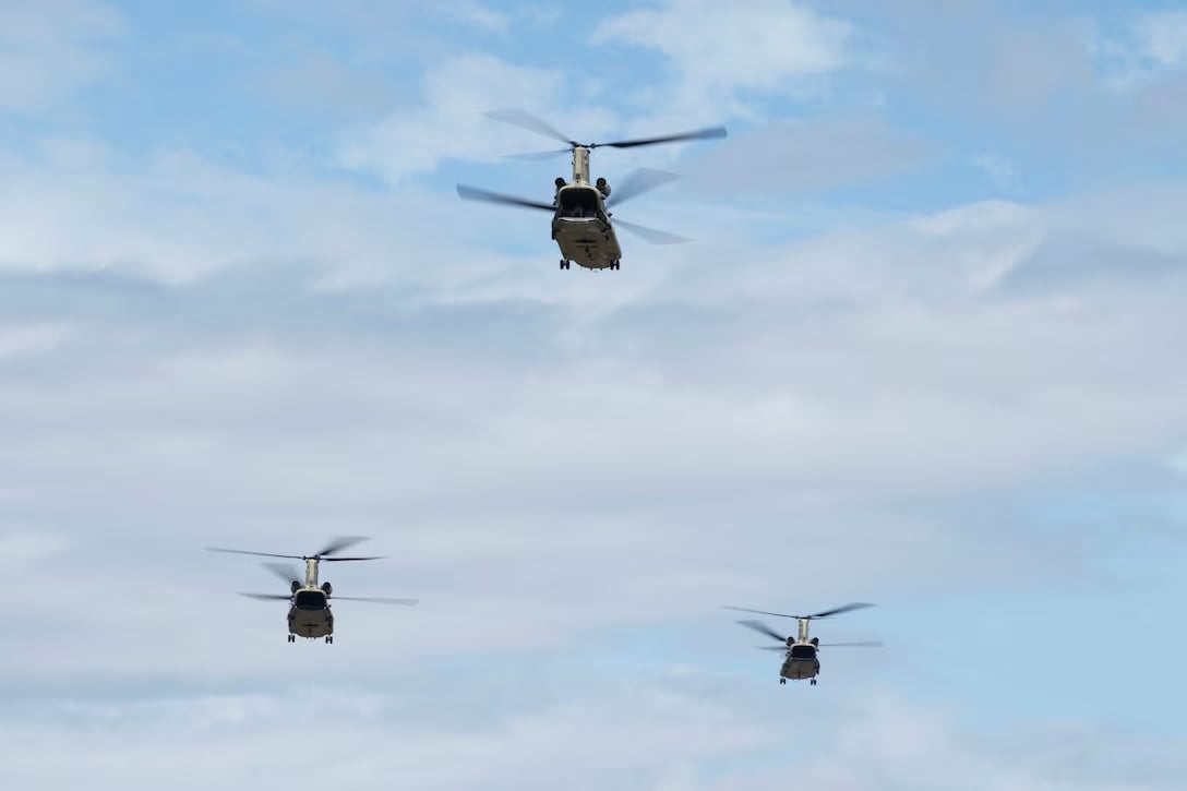 Helicópteros CH-47 Chinook’s durante treinamento na Jamaica - Foto: Reprodução/Southcom