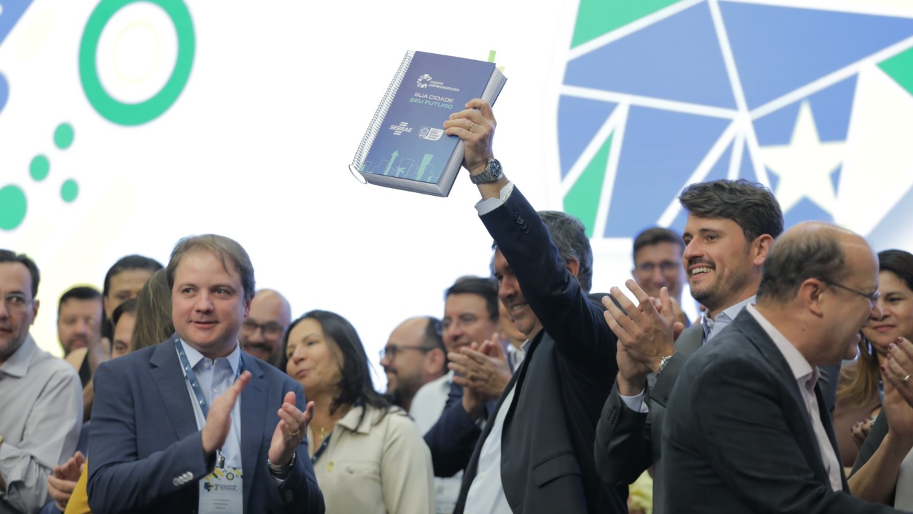 A assinatura dos Acordos Municipais de Gestão simboliza o compromisso conjunto entre o Governo do Estado e os municípios (Foto: Reprodução/ Assomasul) A assinatura dos Acordos Municipais de Gestão simboliza o compromisso conjunto entre o Governo do Estado e os municípios (Foto: Reprodução/ Assomasul)