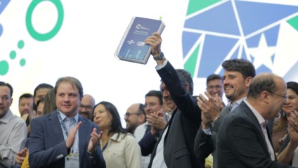 A assinatura dos Acordos Municipais de Gestão simboliza o compromisso conjunto entre o Governo do Estado e os municípios (Foto: Reprodução/ Assomasul)