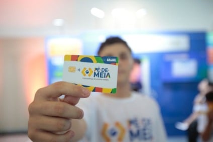 programa foi criado para reduzir evasão escolar no país - reprodução/Gov br
