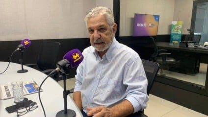 Ângelo Motti, no estúdio da rádio Massa Campo Grande (Foto: Fernando de Carvalho/ Massa CG)