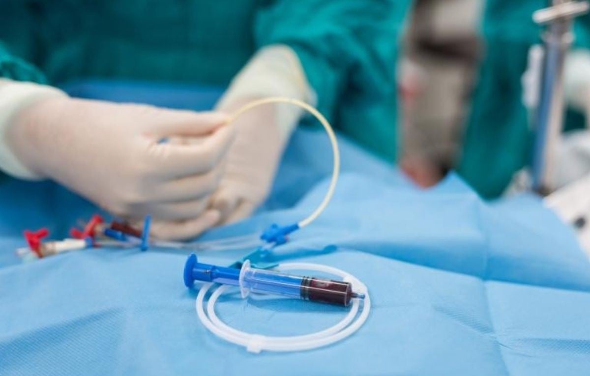 Procedimento que deveria ter sido concluído em 20 dias já se arrasta por seis meses, com paciente sentindo fortes dores e urinando sangue - Foto/Arquivo